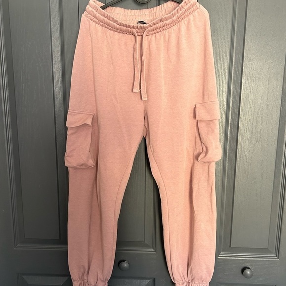 Zara Pants - Zara althleisure sweatsuit cargo pants crew neck